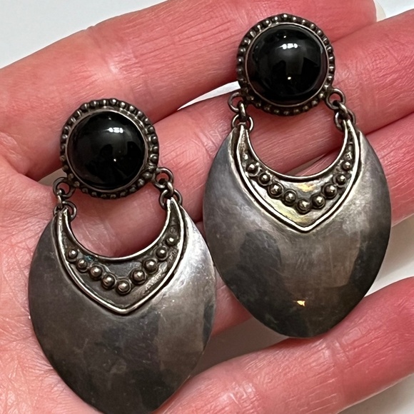 Vintage Onyx Earrings Black Shield Dangle 925 Sterling Silver Teardrop Tribal - Picture 1 of 11